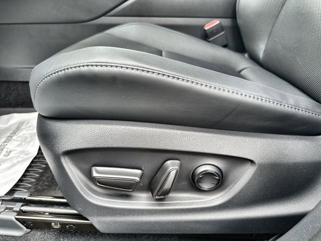 Used 2025 Toyota Crown Signia image 21