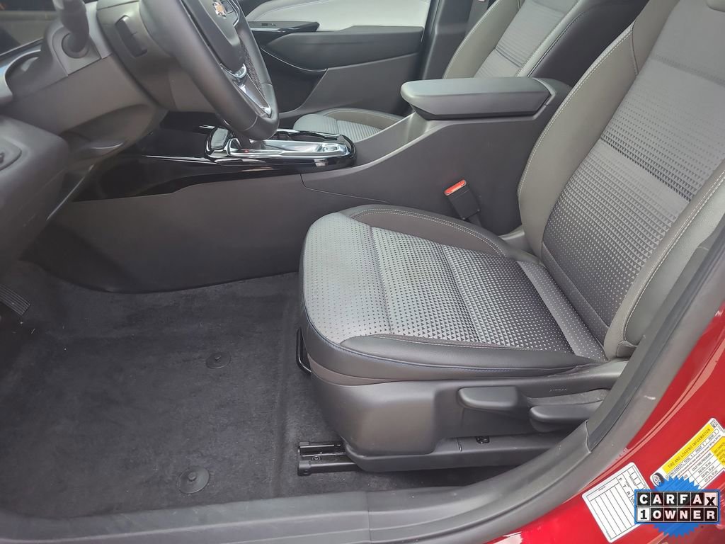 Used 2025 Chevrolet Trax LT w/ LT Convenience Package image 15