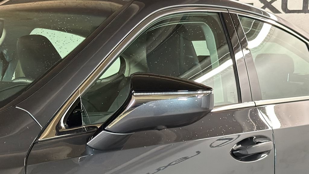 Certified 2025 Lexus ES 300h w/ Luxury Package FWD image 5