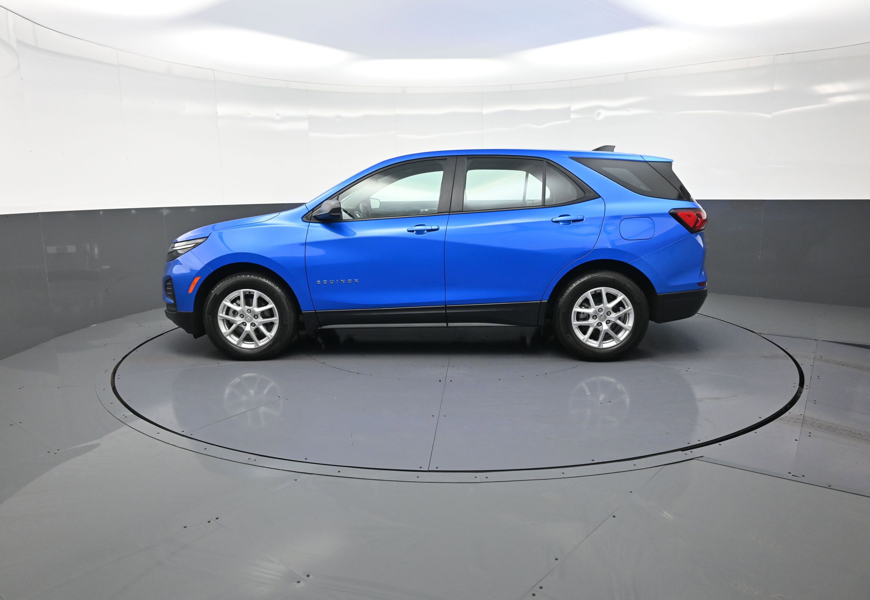 Used 2024 Chevrolet Equinox LS image 6