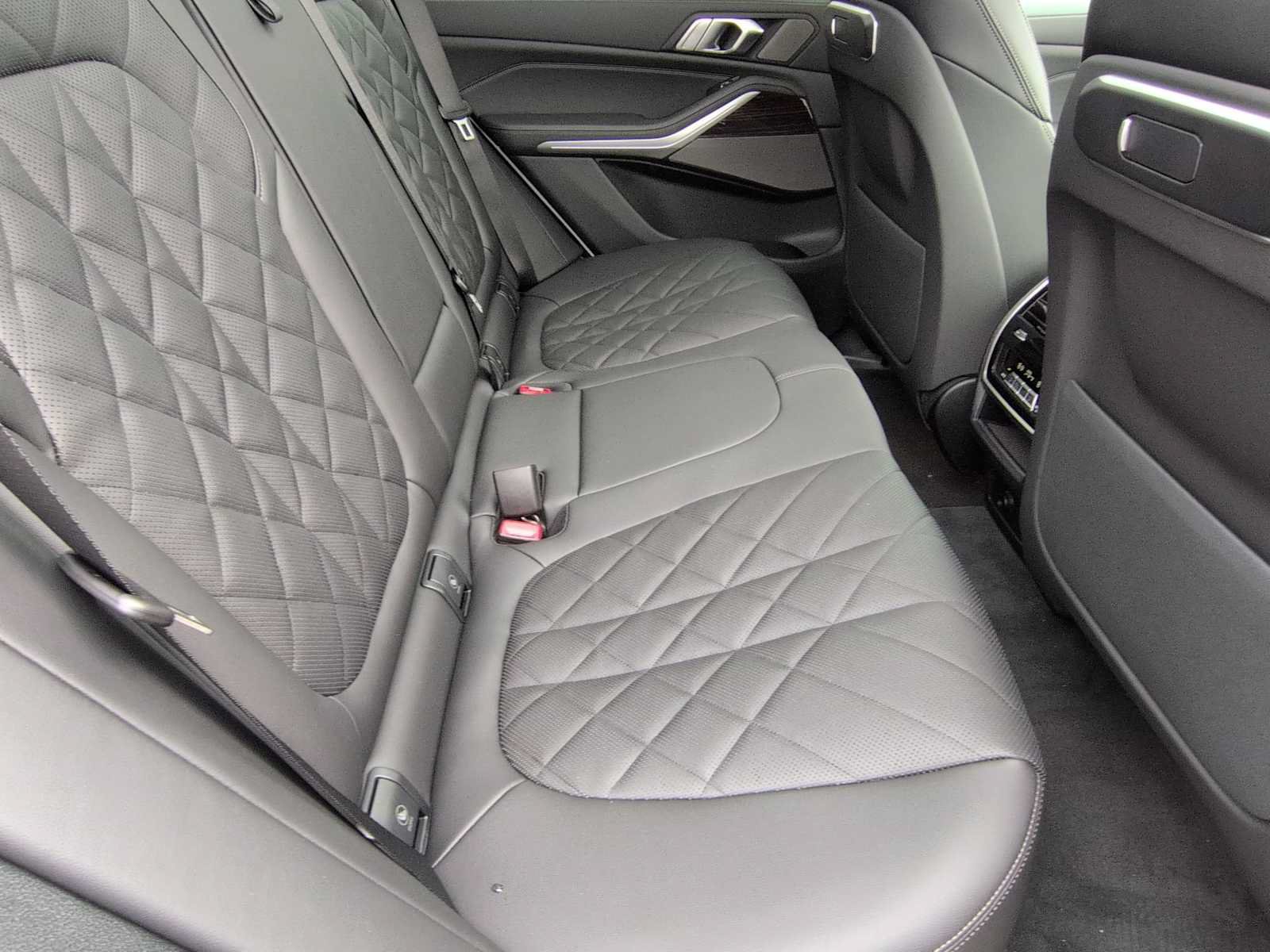 Used 2026 BMW X5 xDrive40i w/ Premium Package AWD/4WD image 21