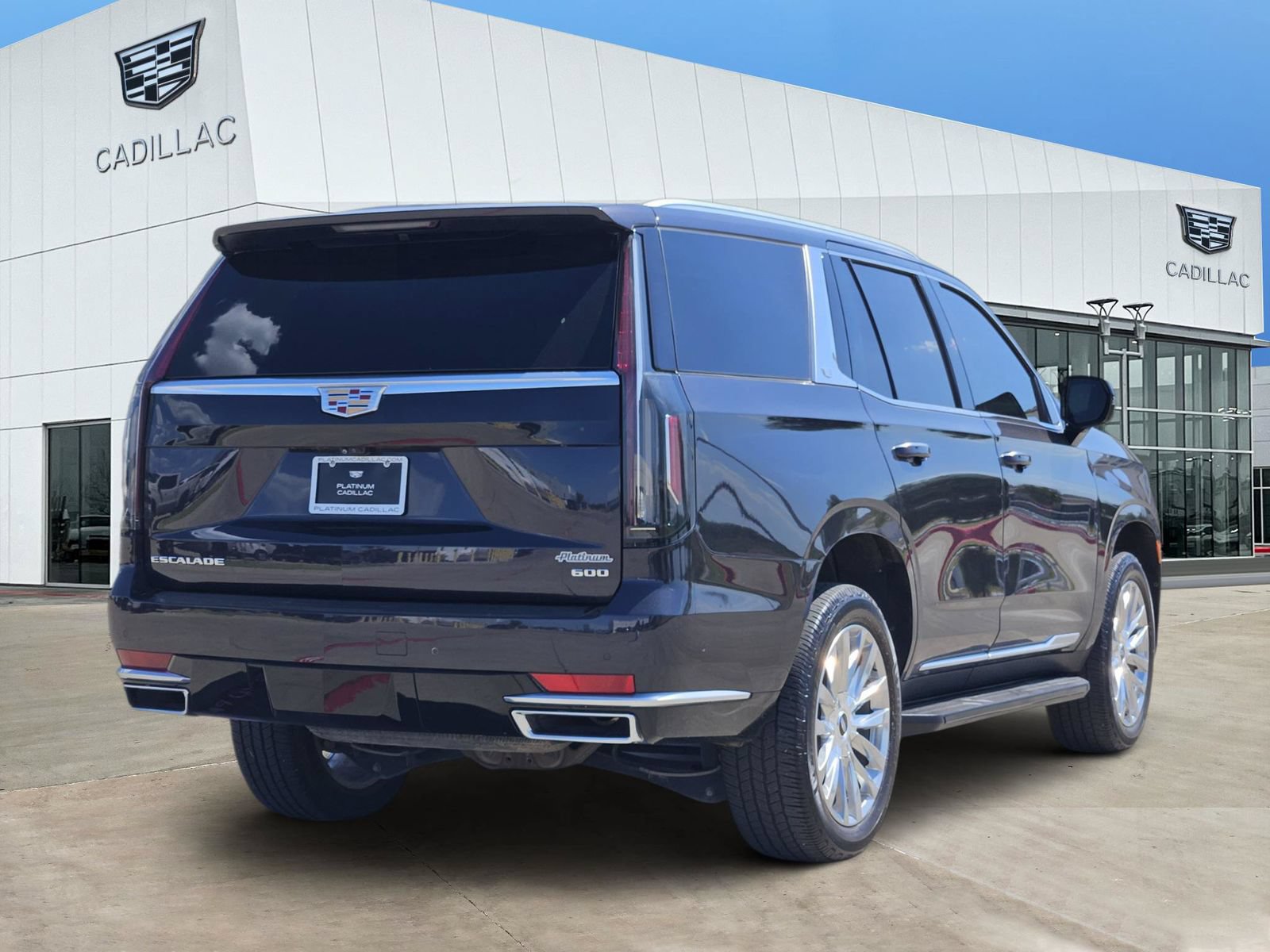 Used 2023 Cadillac Escalade Premium Luxury AWD/4WD image 5