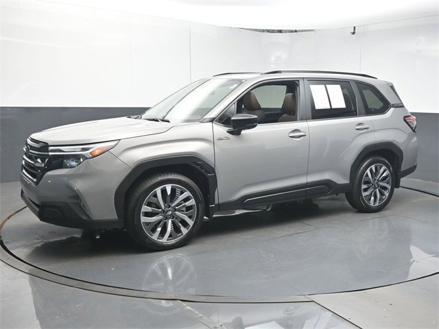 Used 2025 Subaru Forester Touring w/ Touring Package image 4