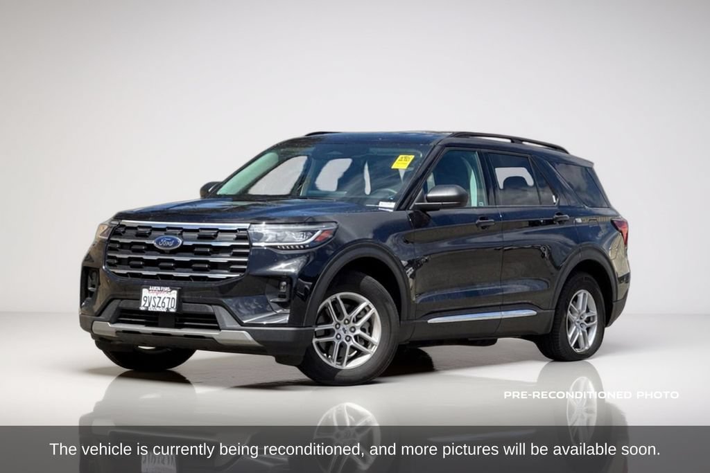 Used 2025 Ford Explorer Active w/ Active Comfort Package RWD image 2