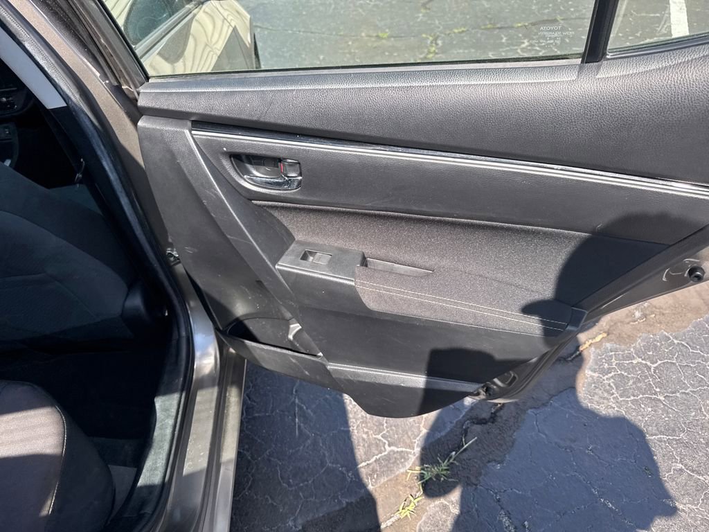 Used 2019 Toyota Corolla LE FWD image 33