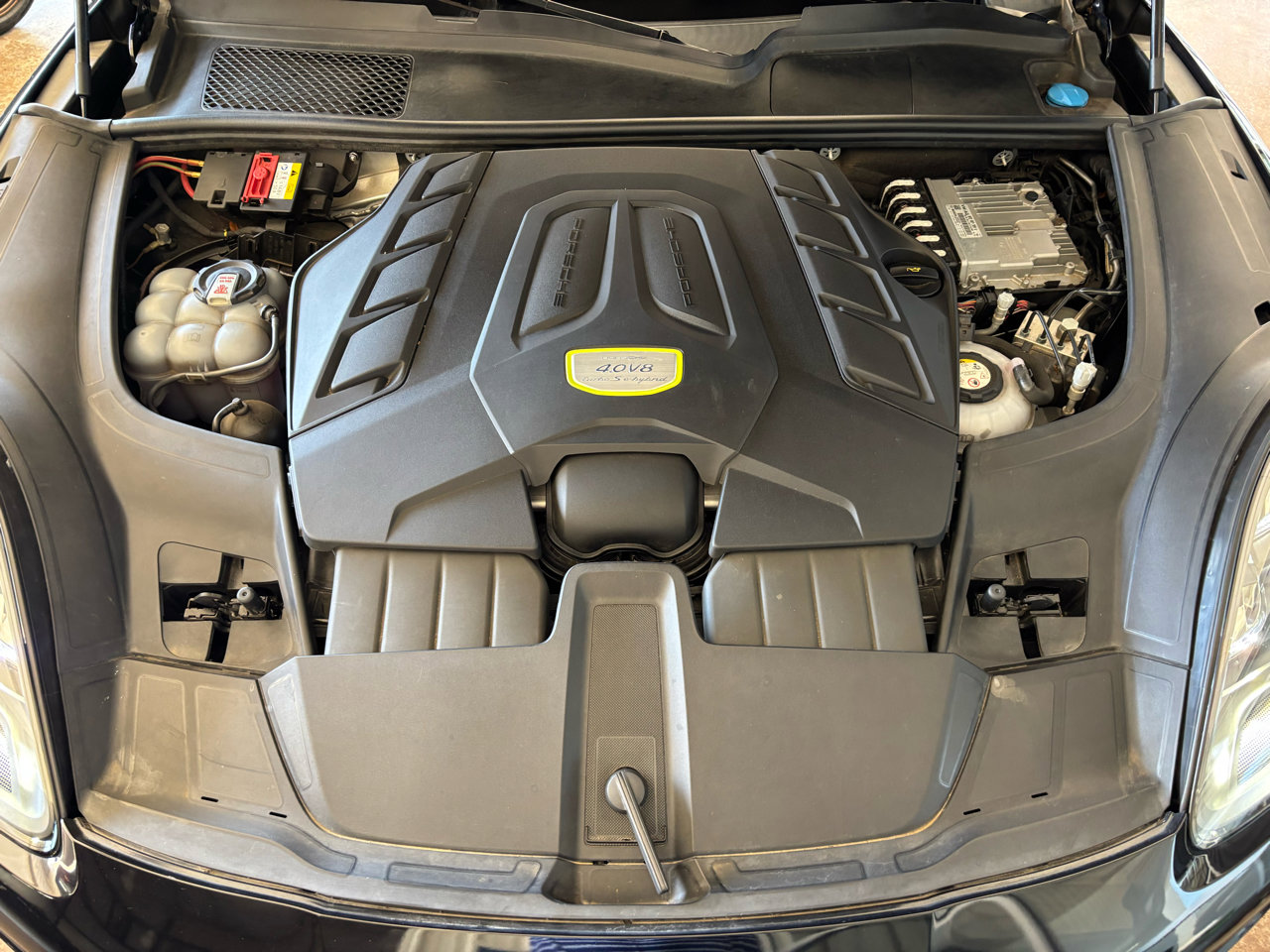 Used 2021 Porsche Cayenne Turbo S image 40