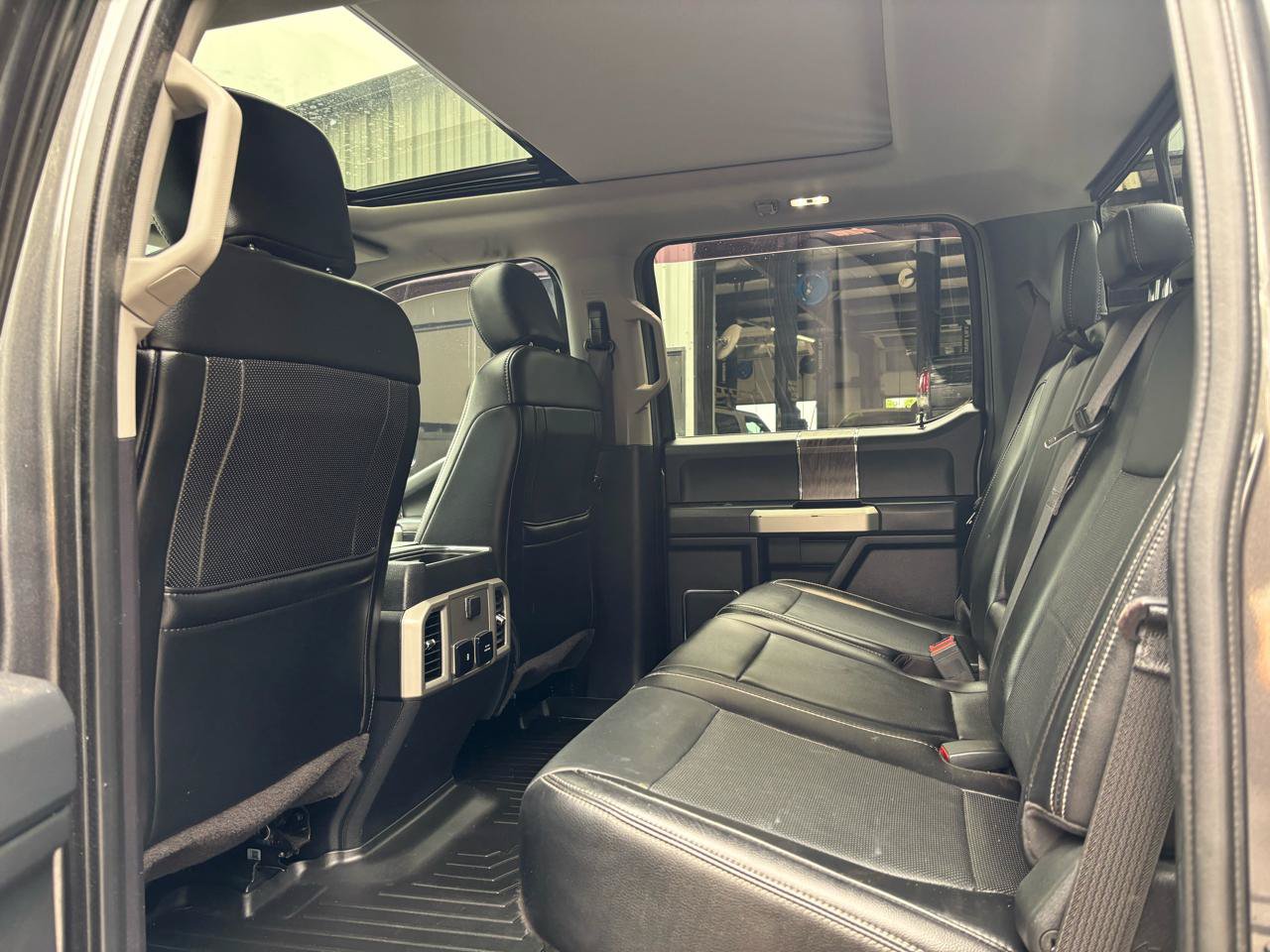 Used 2019 Ford F350 Lariat w/ Lariat Ultimate Package AWD/4WD image 23