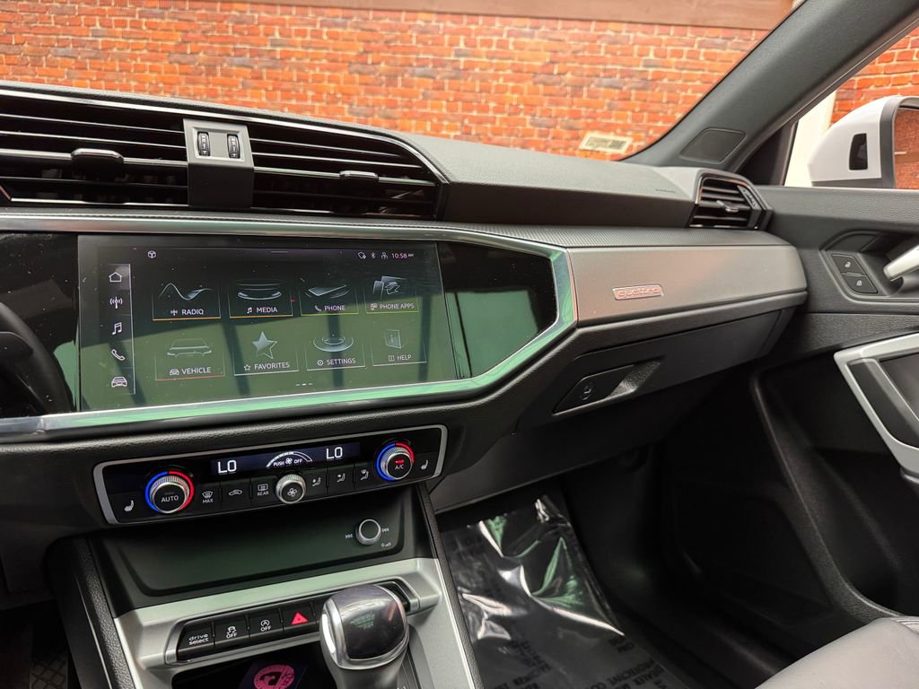 Used 2025 Audi Q3 2.0T Premium AWD/4WD image 19