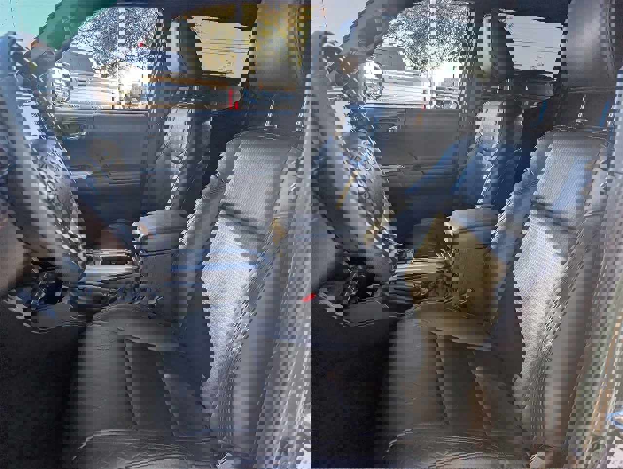 Used 2021 Toyota Tacoma Limited image 27