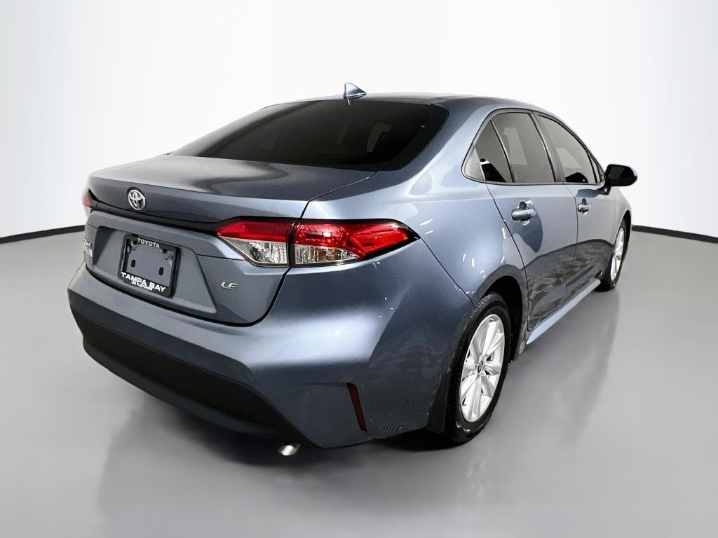 Used 2025 Toyota Corolla LE w/ LE Premium Package FWD image 3