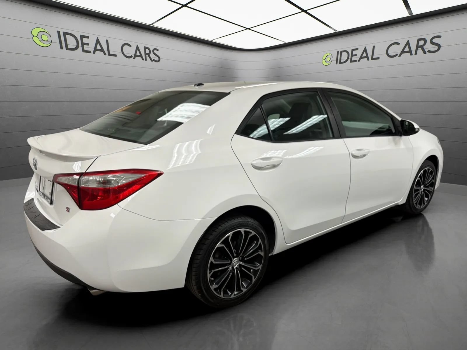 Used 2014 Toyota Corolla S Premium w/ Driver Convenience Package FWD image 5
