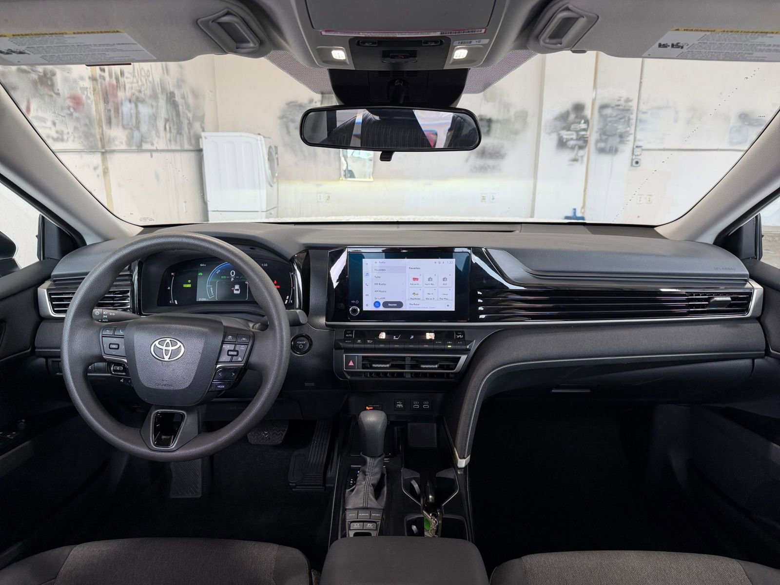 Used 2025 Toyota Camry LE image 32