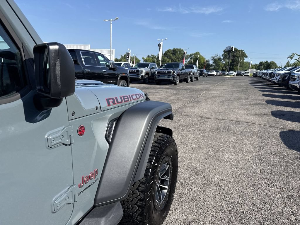 Used 2025 Jeep Wrangler Unlimited Rubicon w/ XTREMEE 35" Tire Package AWD/4WD image 39