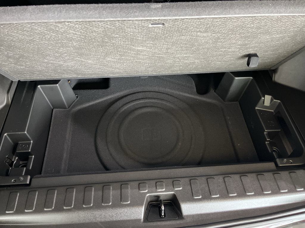 Used 2021 Chevrolet Equinox Premier w/ Redline Edition FWD image 9