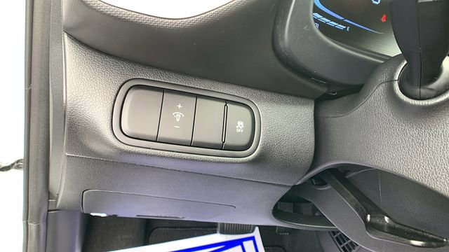 Certified 2023 Hyundai Venue Limited w/ Cargo Package FWD image 11