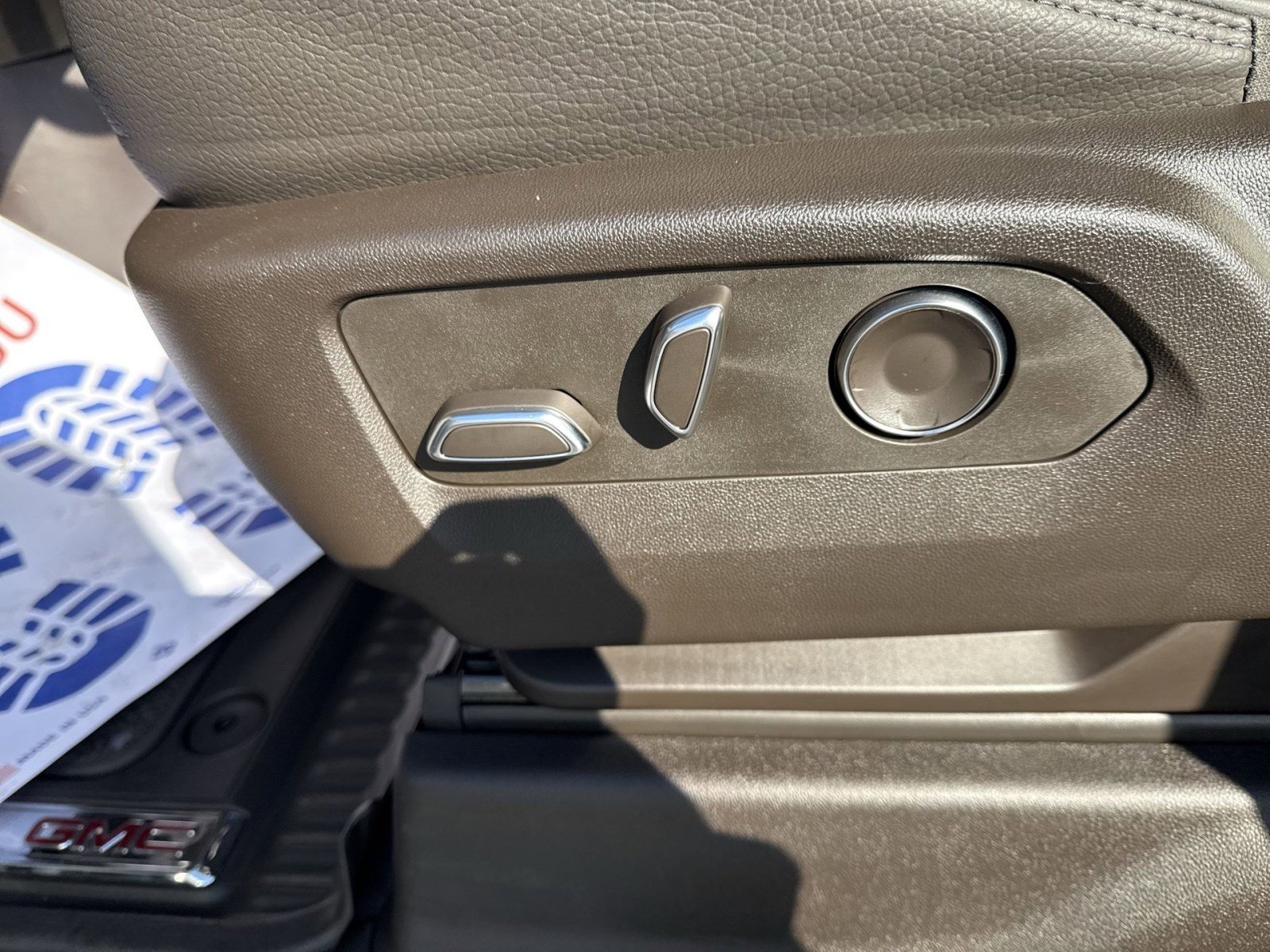 Used 2024 GMC Sierra 3500 Denali w/ Denali Reserve Package image 12