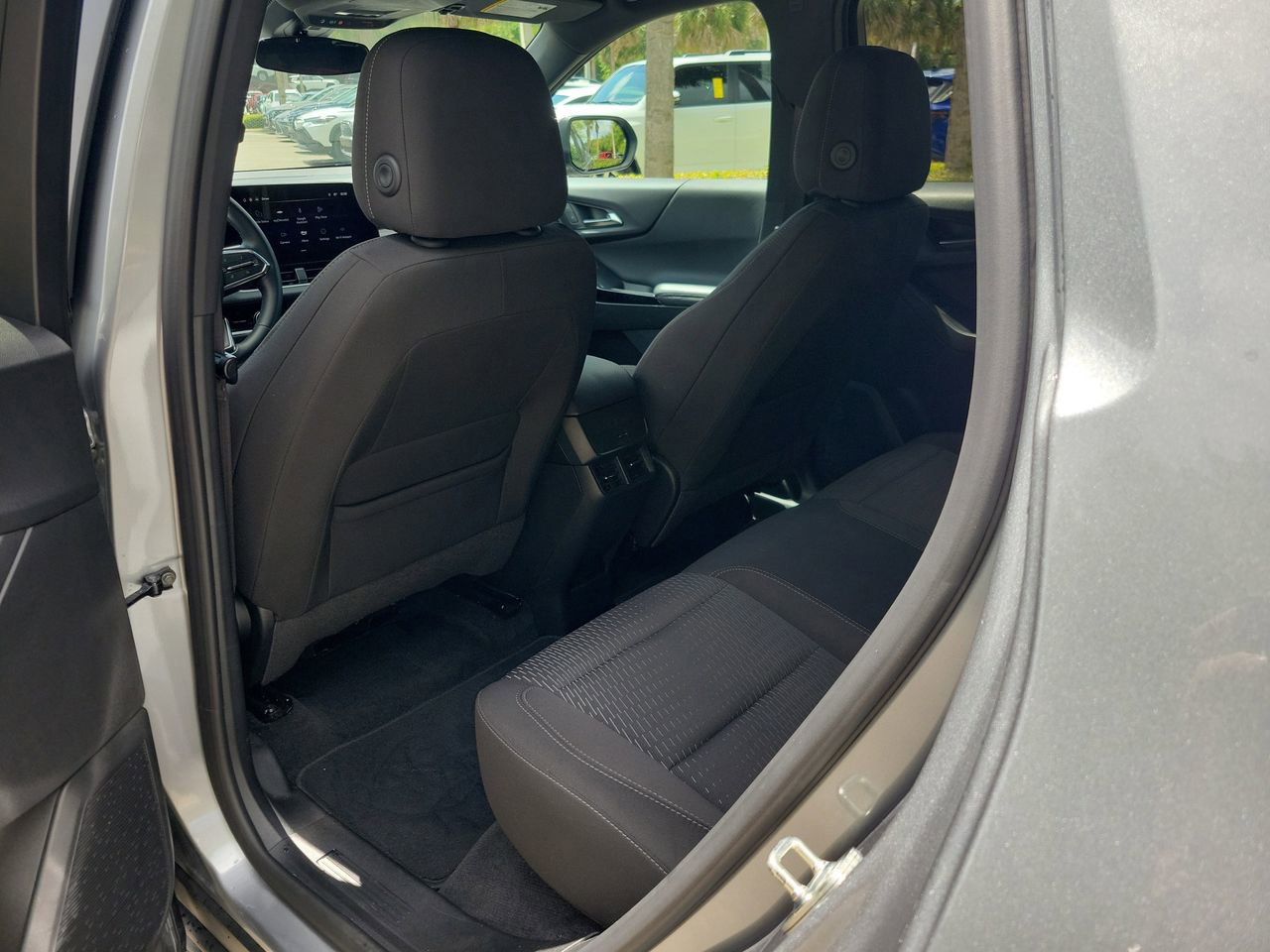 Used 2025 Chevrolet Equinox LT image 8