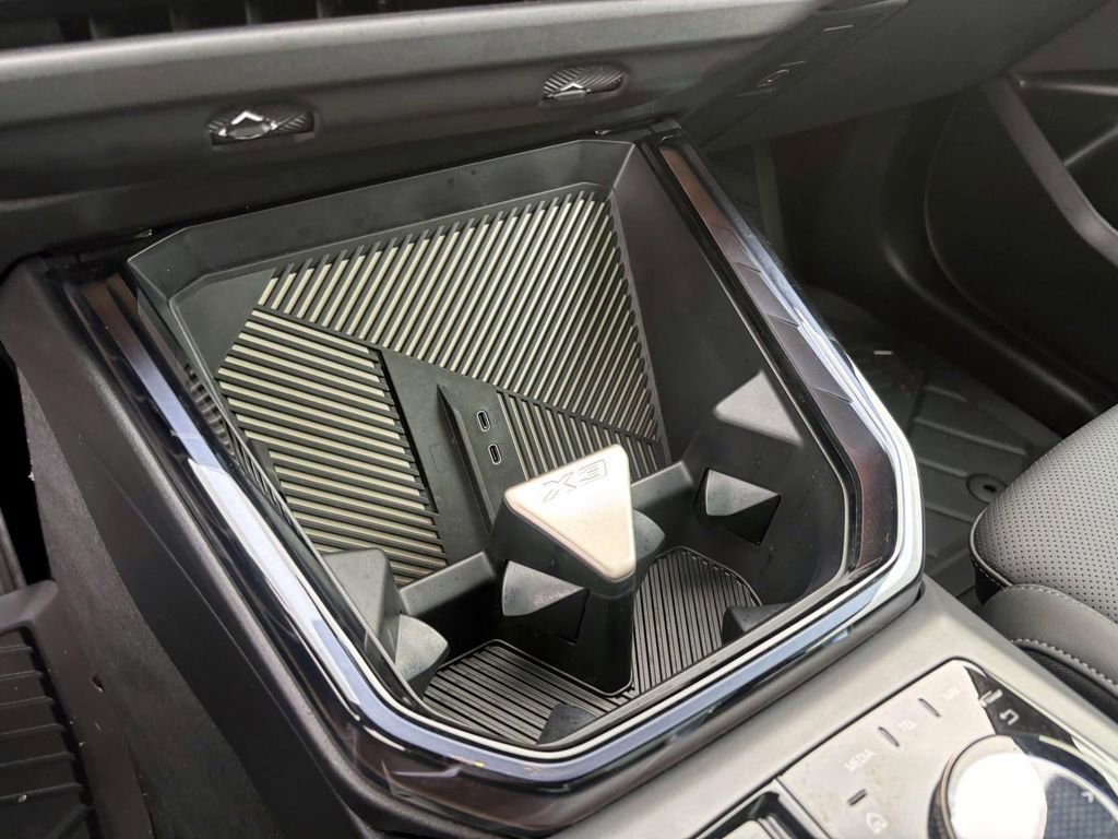 Used 2025 BMW X3 xDrive30i w/ Convenience Package image 22