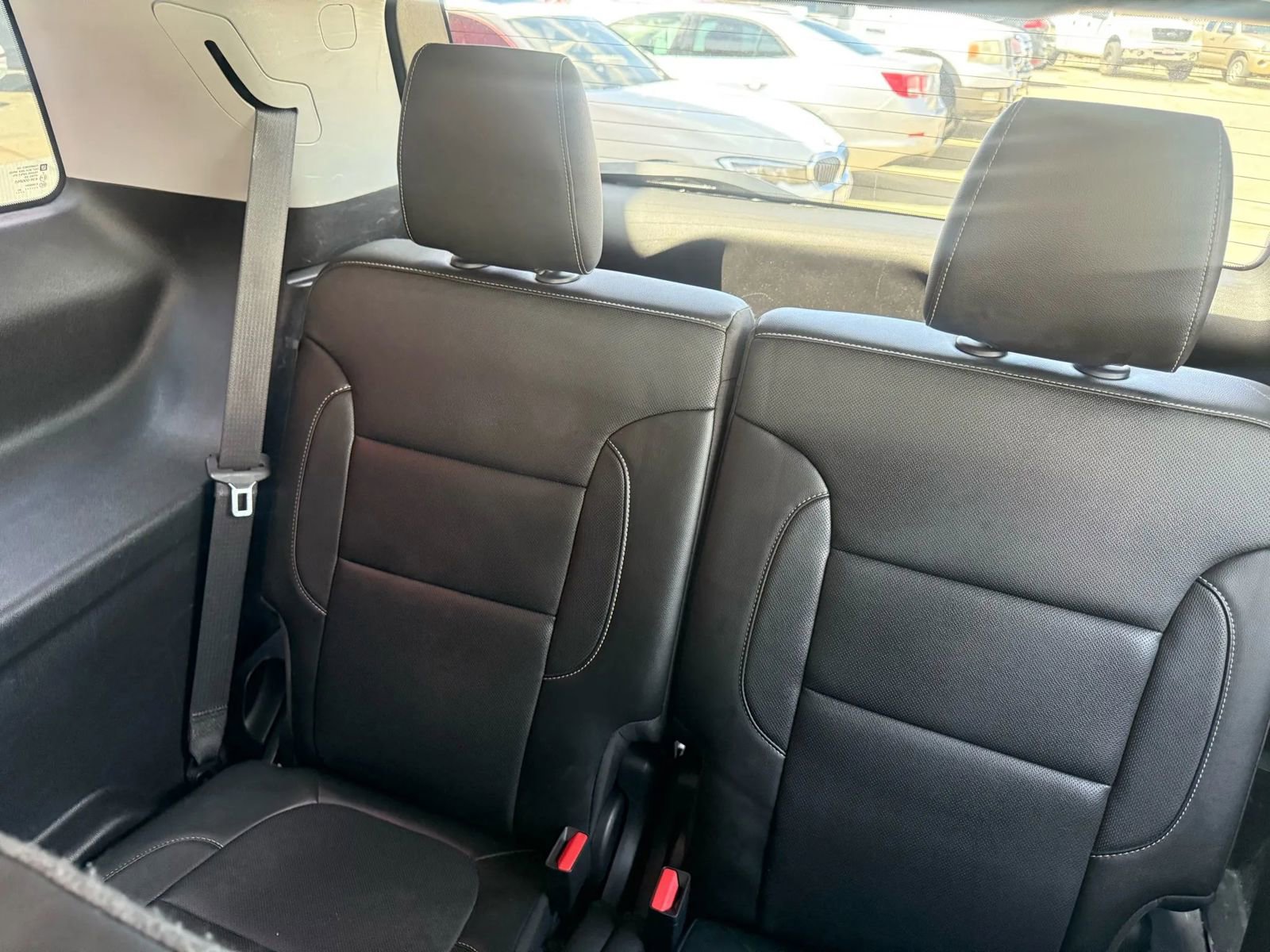 Used 2020 GMC Acadia SLT w/ Premium Package image 8