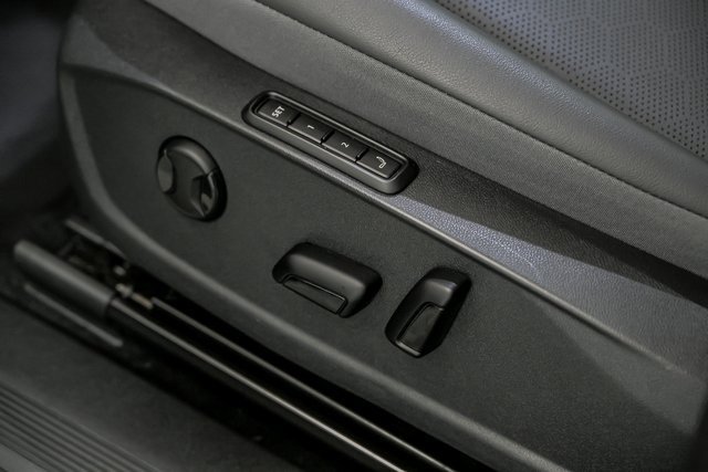 Used 2023 Volkswagen ID.4 Pro S Plus image 16