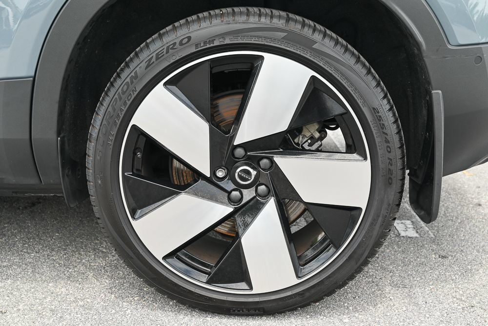 Used 2023 Volvo C40 P8 Recharge Ultimate AWD/4WD image 8
