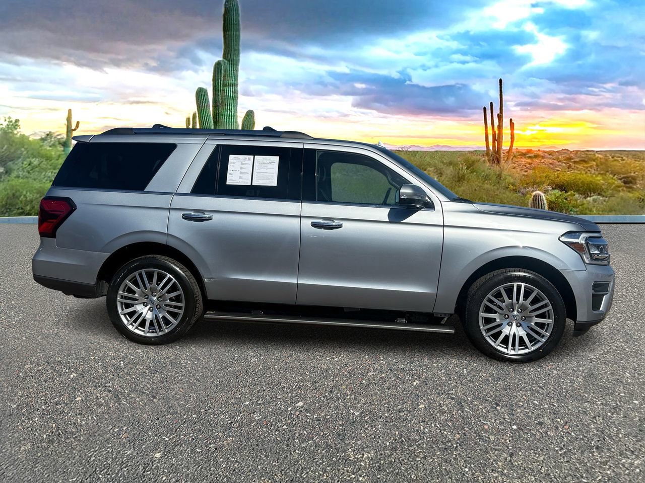 Used 2024 Ford Expedition Limited image 3