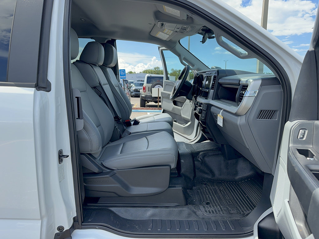 New 2026 Ford F550 4x4 Supercab Super Duty image 23