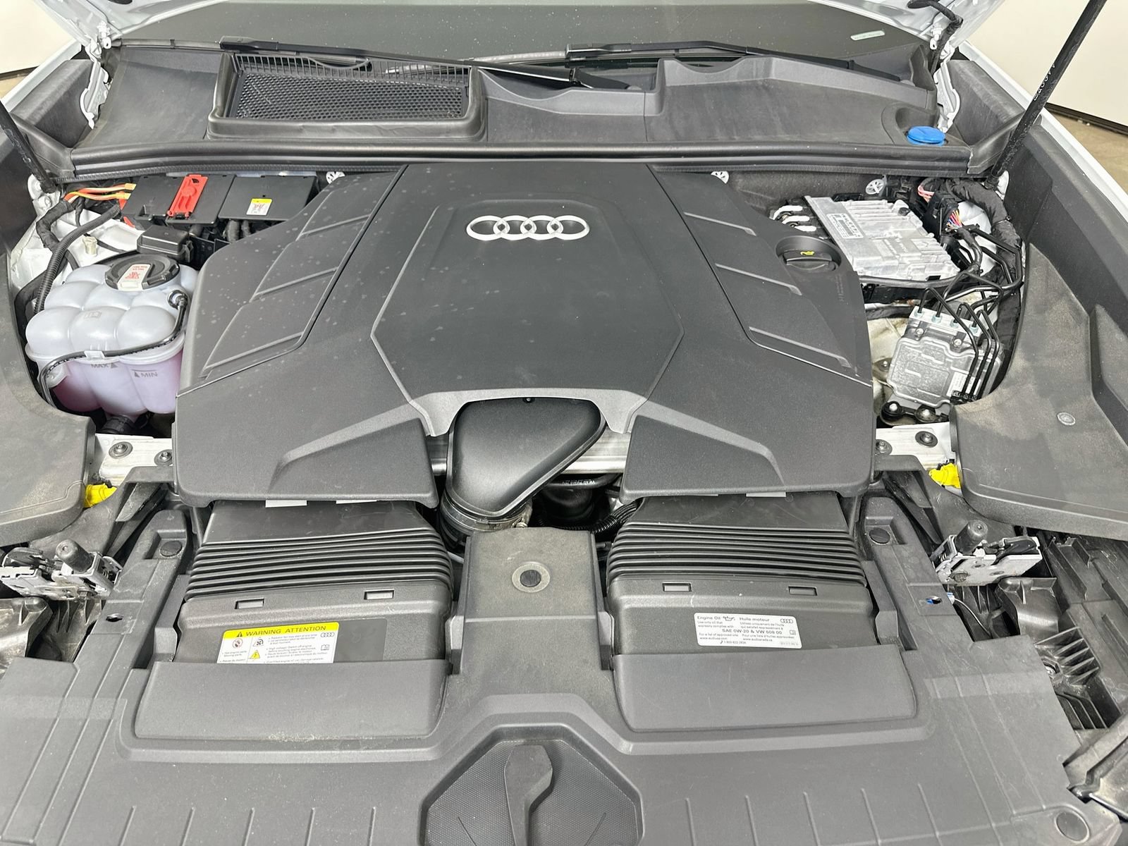 Used 2023 Audi Q8 Prestige w/ Prestige Package AWD/4WD image 13