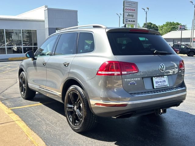 Used 2017 Volkswagen Touareg Wolfsburg Edition AWD/4WD image 7