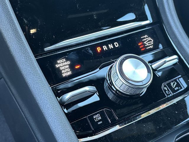 New 2025 Jeep Grand Cherokee Summit w/ Luxury Tech Group V image 28