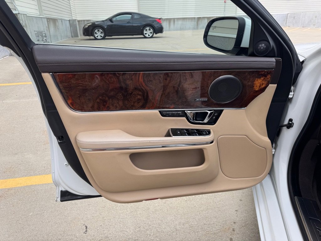 Used 2015 Jaguar XJ AWD image 10