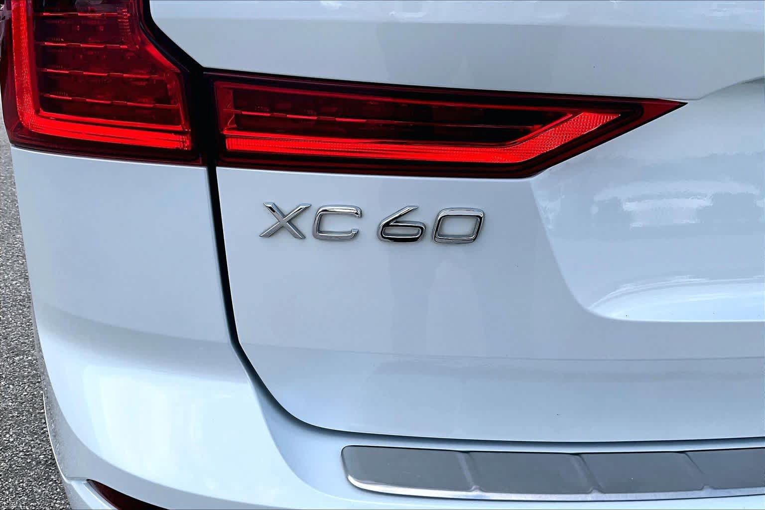 Used 2023 Volvo XC60 B5 Plus w/ Climate Package AWD/4WD image 32