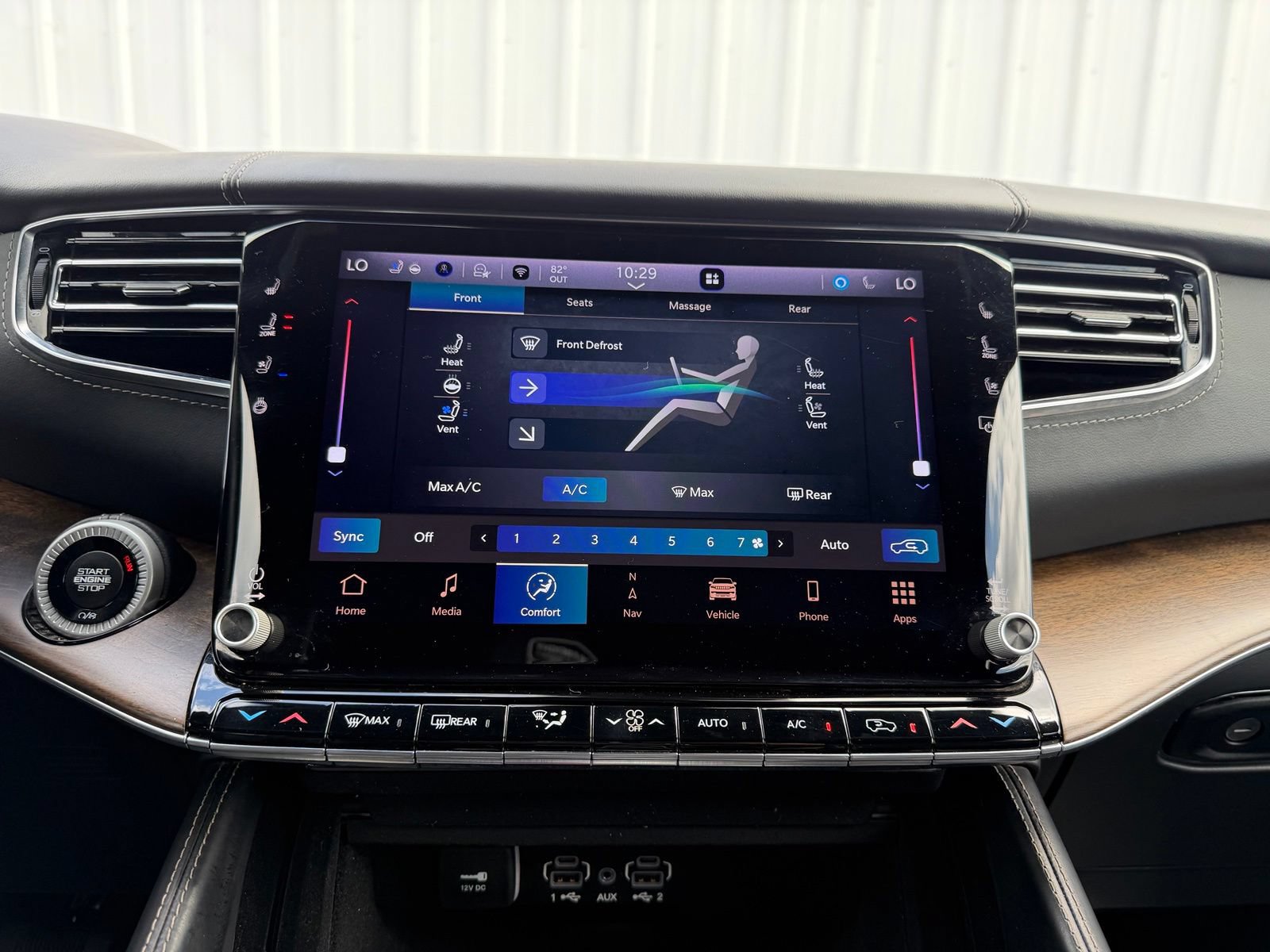 Used 2022 Jeep Grand Wagoneer Series II AWD/4WD image 15