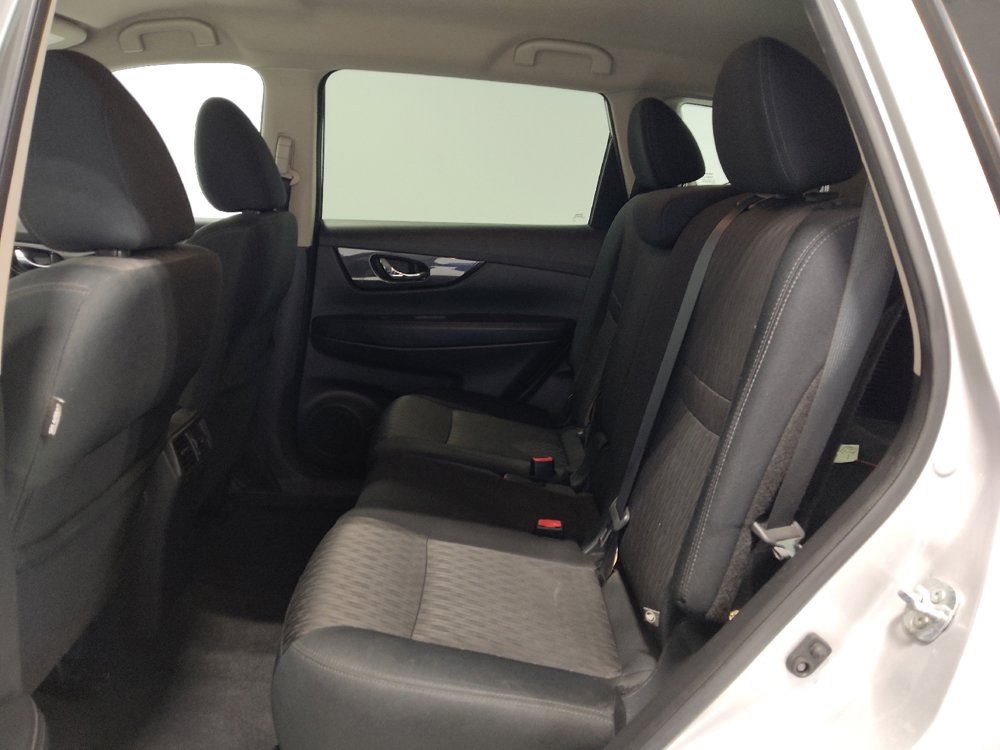 Used 2018 Nissan Rogue SV w/ Premium Package image 18