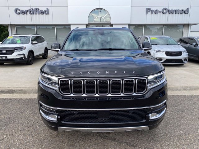 Used 2024 Jeep Wagoneer Series III w/ Premium Group I AWD/4WD image 12