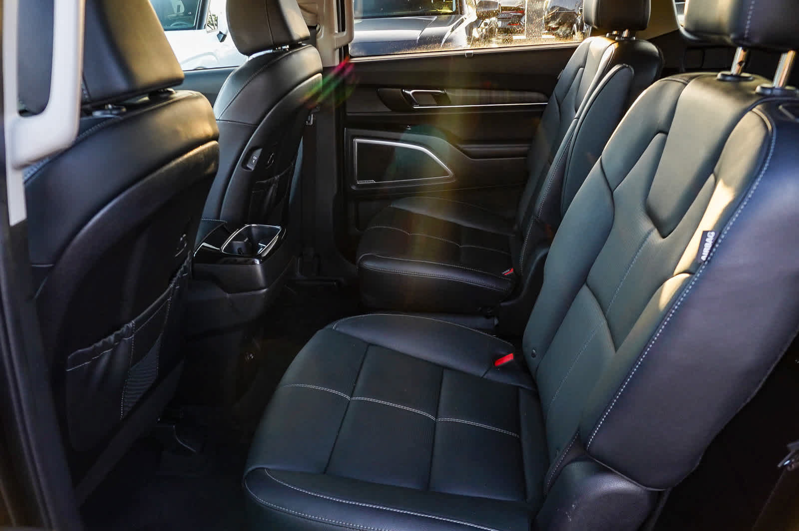 Used 2024 Kia Telluride EX w/ EX Captain's Chair Package AWD/4WD image 24