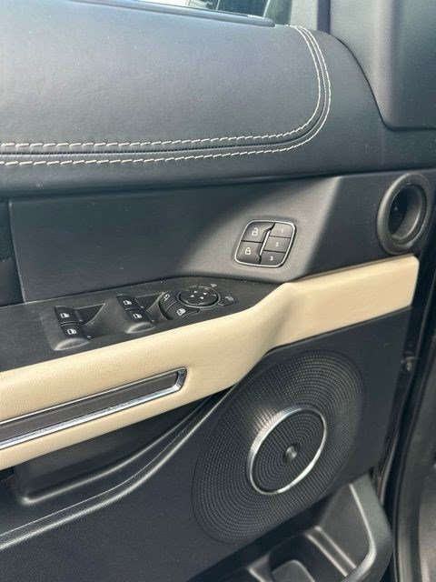 Used 2021 Ford Expedition Platinum AWD/4WD image 16