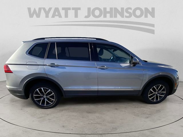 Used 2020 Volkswagen Tiguan SE AWD/4WD image 11
