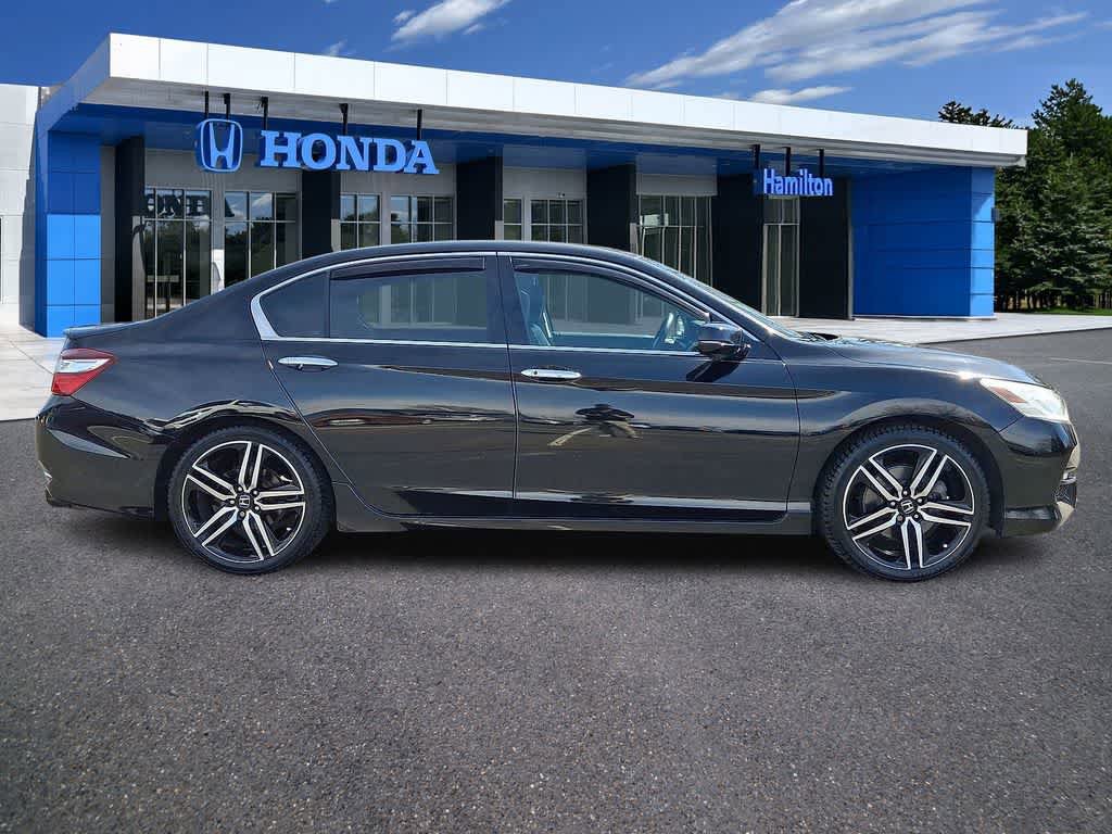 Used 2016 Honda Accord Touring image 25