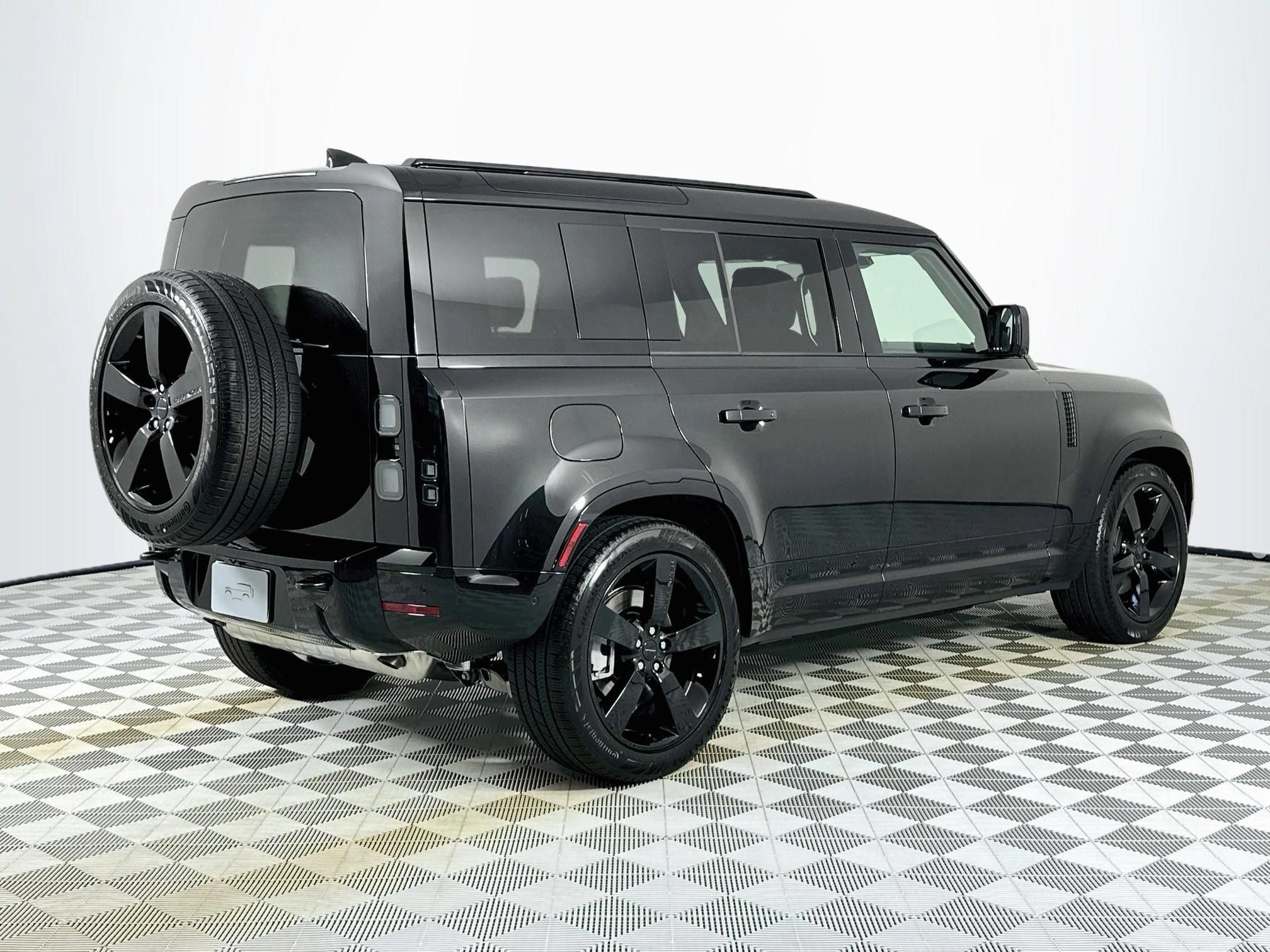 New 2026 Land Rover Defender 110 X-Dynamic SE AWD/4WD image 5