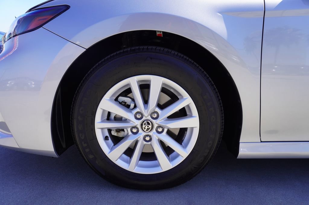 Used 2025 Toyota Camry LE image 21