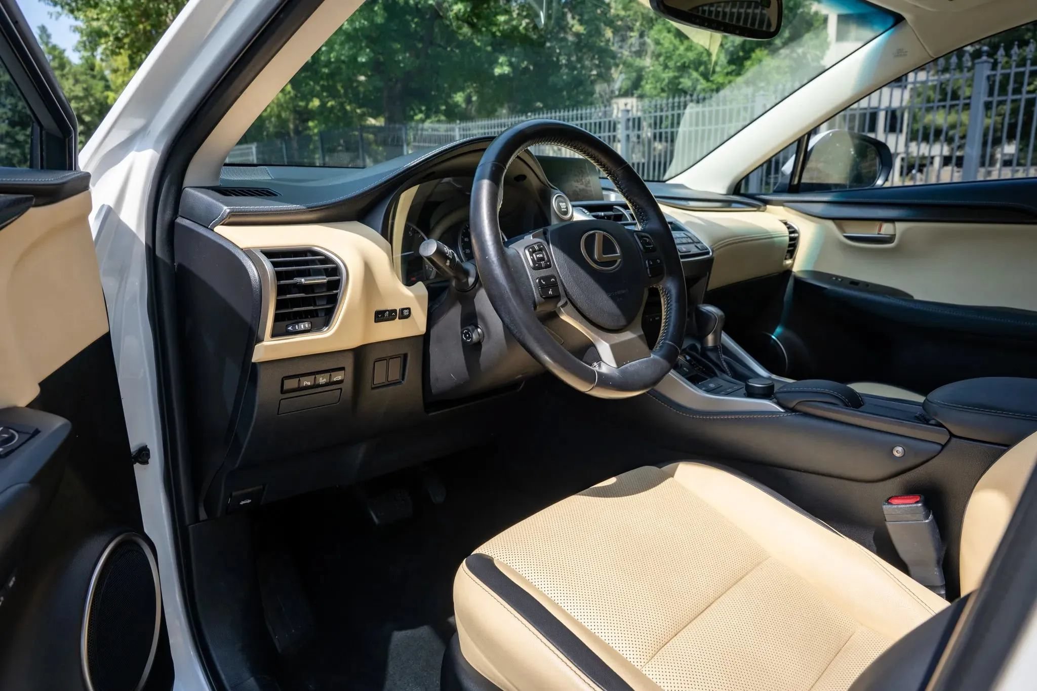 Used 2016 Lexus NX 200t FWD w/ Premium Package image 10