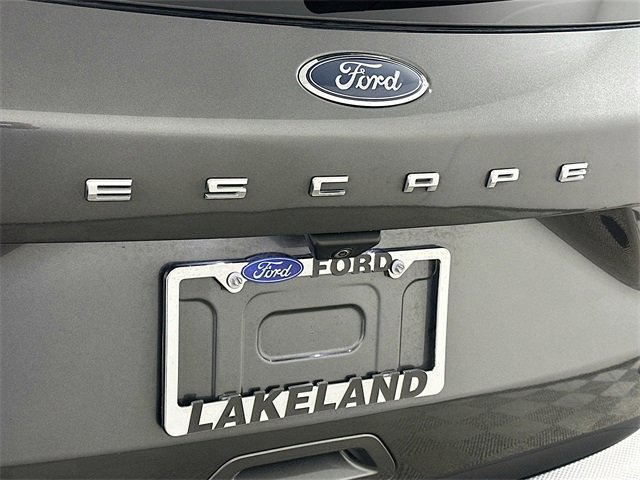 Used 2020 Ford Escape Titanium image 29