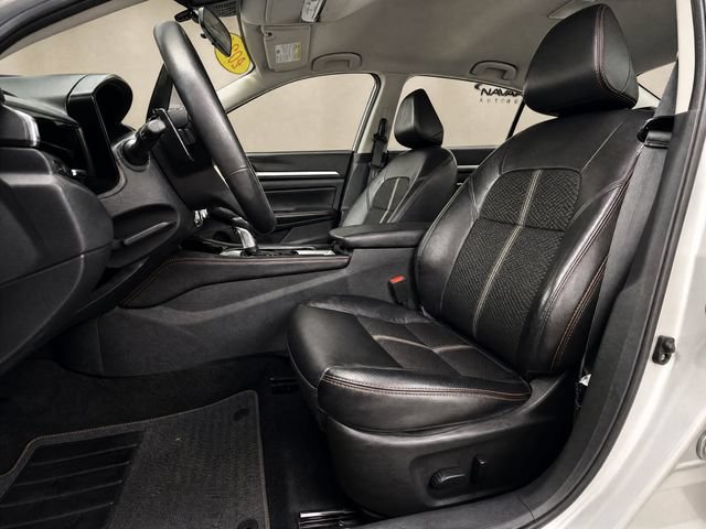 Used 2024 Nissan Altima 2.5 SR FWD image 14