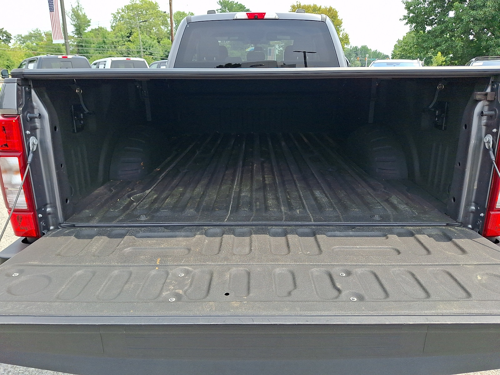 Certified 2022 Ford F350 XLT w/ XLT Premium Package AWD/4WD image 30