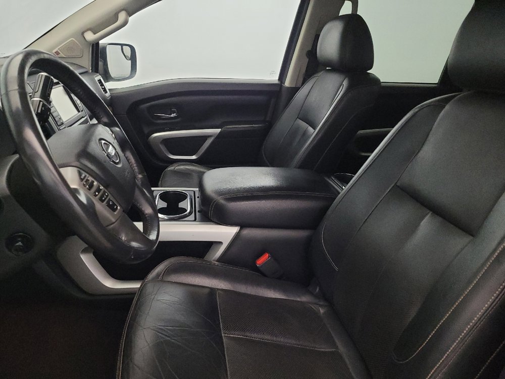 Used 2018 Nissan Titan SL image 17
