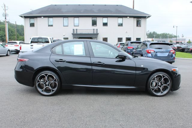 Used 2024 Alfa Romeo Giulia Ti AWD/4WD image 6