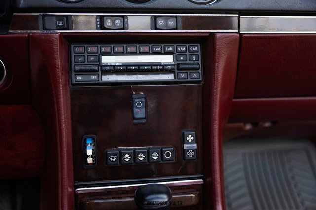 Used 1987 Mercedes-Benz 560 SL image 47
