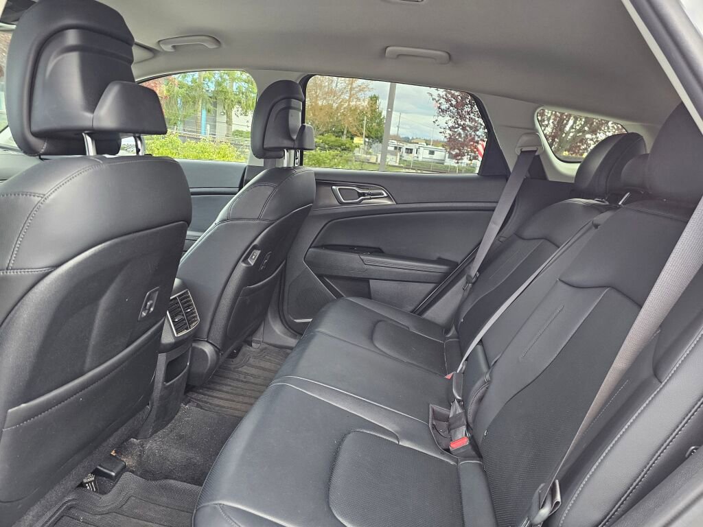 Used 2023 Kia Sportage EX AWD/4WD image 19