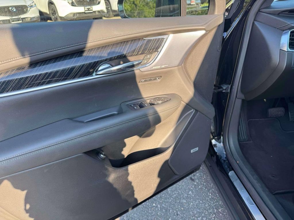 Used 2023 Cadillac XT6 Premium Luxury w/ Technology Package AWD/4WD image 18
